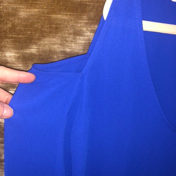 Collective Concepts Cut-out on shoulders - Picture 3 of 5